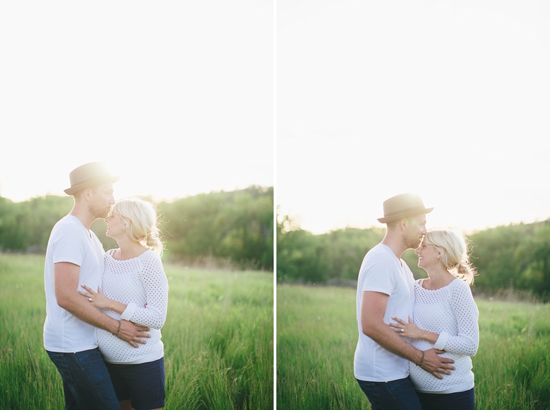 maternity session by rachaelosbornphotography.com // northwest chicago suburbs // rustic horse ranch maternity session 